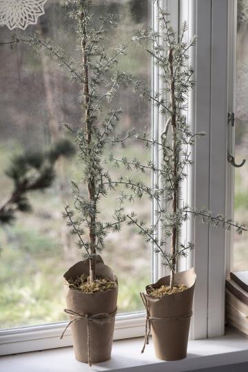 Artificial Cedar Tree w/ Paper Stand
